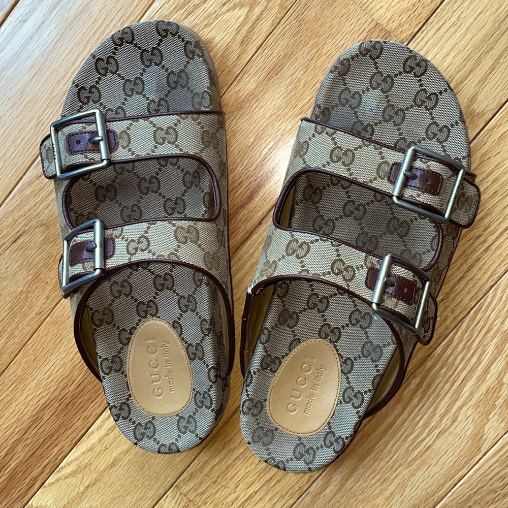 Gucci Slide Sandal Men’s SZ 9. Lightly worn, see 3rd photo.